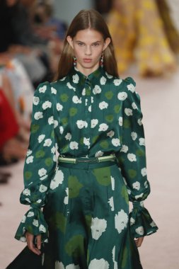 New York, Ny - 10 Eylül: Carolina Herrera New York moda haftası sırasında: 10 Eylül 2018 dizileri New York City.