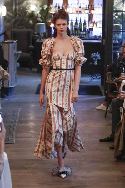 New York September Model Walks Runway Brock Collection Fashion Show — Stock Photo, Image