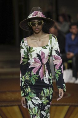 New York, Ny - Eylül 08: Manken Christian Siriano - New York moda haftası sırasında pist pist yürür: gösterir üzerinde 8 Eylül 2018 New York City.