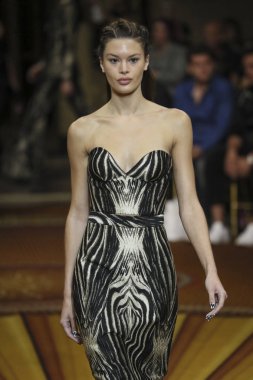 New York, Ny - Eylül 08: Manken Christian Siriano - New York moda haftası sırasında pist pist yürür: gösterir üzerinde 8 Eylül 2018 New York City.