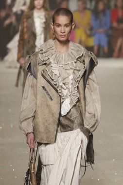 New York, Ny - 11 Eylül: Manken pist koç 1941 için New York moda haftası sırasında yürür: gösterir üzerinde 11 Eylül 2018 New York City.