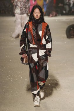 New York, Ny - 11 Eylül: Manken pist koç 1941 için New York moda haftası sırasında yürür: gösterir üzerinde 11 Eylül 2018 New York City.