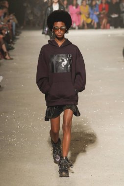 New York, Ny - 11 Eylül: Manken pist koç 1941 için New York moda haftası sırasında yürür: gösterir üzerinde 11 Eylül 2018 New York City.