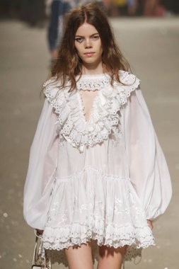 New York, Ny - 11 Eylül: Manken pist koç 1941 için New York moda haftası sırasında yürür: gösterir üzerinde 11 Eylül 2018 New York City.