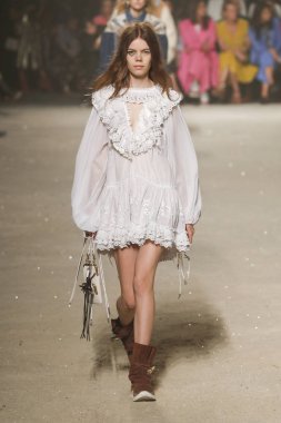 New York, Ny - 11 Eylül: Manken pist koç 1941 için New York moda haftası sırasında yürür: gösterir üzerinde 11 Eylül 2018 New York City.