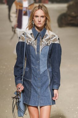 New York, Ny - 11 Eylül: Manken pist koç 1941 için New York moda haftası sırasında yürür: gösterir üzerinde 11 Eylül 2018 New York City.