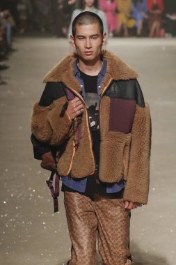 New York, Ny - 11 Eylül: Manken pist koç 1941 için New York moda haftası sırasında yürür: gösterir üzerinde 11 Eylül 2018 New York City.