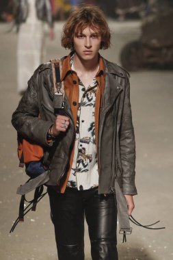 New York, Ny - 11 Eylül: Manken pist koç 1941 için New York moda haftası sırasında yürür: gösterir üzerinde 11 Eylül 2018 New York City.