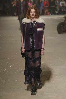 New York, Ny - 11 Eylül: Manken pist koç 1941 için New York moda haftası sırasında yürür: gösterir üzerinde 11 Eylül 2018 New York City.