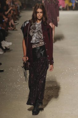 New York, Ny - 11 Eylül: Kaia Gerber New York moda haftası sırasında Koç 1941 için pist yürür: gösterir üzerinde 11 Eylül 2018 New York City.