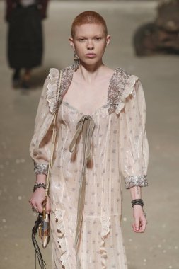 New York, Ny - 11 Eylül: Manken pist koç 1941 için New York moda haftası sırasında yürür: gösterir üzerinde 11 Eylül 2018 New York City.