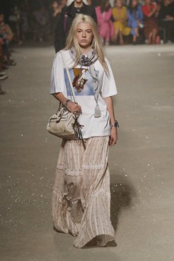 New York, Ny - 11 Eylül: Manken pist koç 1941 için New York moda haftası sırasında yürür: gösterir üzerinde 11 Eylül 2018 New York City.