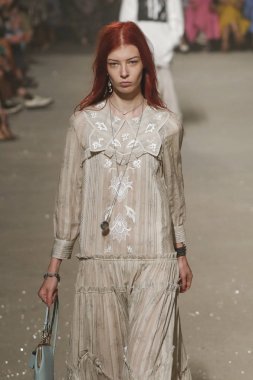 New York, Ny - 11 Eylül: Manken pist koç 1941 için New York moda haftası sırasında yürür: gösterir üzerinde 11 Eylül 2018 New York City.