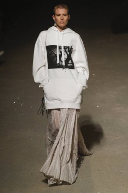 New York, Ny - 11 Eylül: Manken pist koç 1941 için New York moda haftası sırasında yürür: gösterir üzerinde 11 Eylül 2018 New York City.