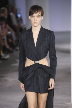 New York, Ny - Eylül: Dion-Lee defile üstünde uçak pisti Eylül 2018, 12 Eylül 2018 üzerinde Park Caddesi Tophane New York City, New York moda haftası.
