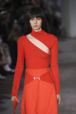 New York, Ny - Eylül: Dion-Lee defile üstünde uçak pisti Eylül 2018, 12 Eylül 2018 üzerinde Park Caddesi Tophane New York City, New York moda haftası.