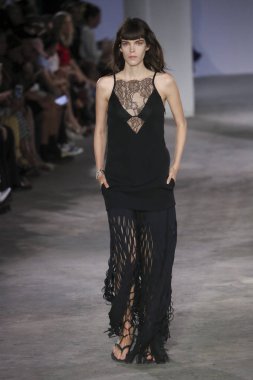 New York, Ny - Eylül: Dion-Lee defile üstünde uçak pisti Eylül 2018, 12 Eylül 2018 üzerinde Park Caddesi Tophane New York City, New York moda haftası.