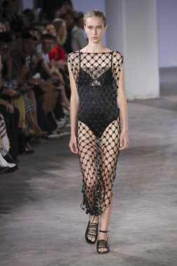 New York, Ny - Eylül: Dion-Lee defile üstünde uçak pisti Eylül 2018, 12 Eylül 2018 üzerinde Park Caddesi Tophane New York City, New York moda haftası.