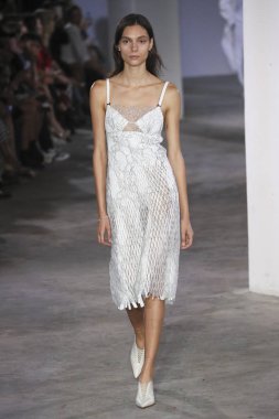 New York, Ny - Eylül: Dion-Lee defile üstünde uçak pisti Eylül 2018, 12 Eylül 2018 üzerinde Park Caddesi Tophane New York City, New York moda haftası.