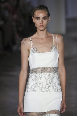 New York, Ny - Eylül: Dion-Lee defile üstünde uçak pisti Eylül 2018, 12 Eylül 2018 üzerinde Park Caddesi Tophane New York City, New York moda haftası.