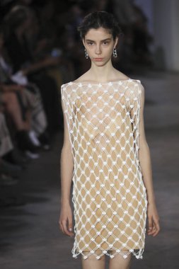 New York, Ny - Eylül: Dion-Lee defile üstünde uçak pisti Eylül 2018, 12 Eylül 2018 üzerinde Park Caddesi Tophane New York City, New York moda haftası.