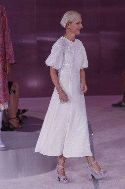 New York, Ny - Eylül 07: Kate Spade, Nicola Glass, Kate Spade New York'ta New York City New York moda haftası New York Halk Kütüphanesi, 7 Eylül 2018 için pozlar Yaratıcı direktör.