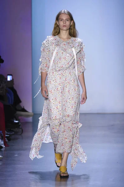 New York Septembre Mannequin Parcourt Piste Concept Korea Lors Fashion — Photo