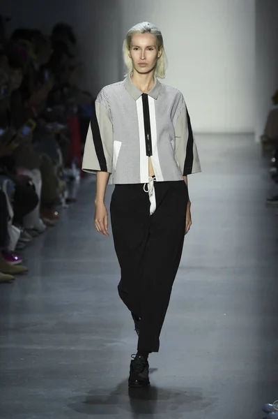 New York Septembre Mannequin Parcourt Piste Concept Korea Lors Fashion — Photo