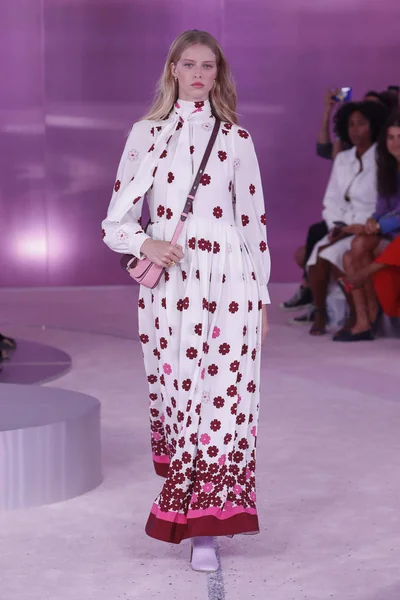 New York September Model Walks Runway Kate Spade New York — Stock Photo, Image