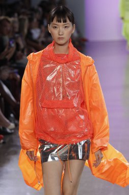 New York, Ny - Eylül 07: Manken pist Milly için Michelle Smith tarafından New York moda haftası sırasında yürür: gösterir New York'ta 7 Eylül 2018 bahar stüdyolarında Galerisi II.