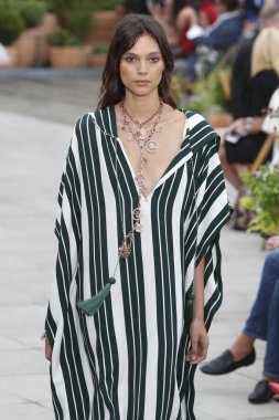 New York, Ny - 11 Eylül: Manken pist Oscar De La Renta için New York moda haftası sırasında yürür: gösterir, New York'ta 11 Eylül 2018 üzerinde bahar Studios Teras.