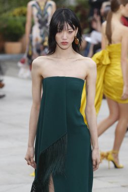 New York, Ny - 11 Eylül: Manken pist Oscar De La Renta için New York moda haftası sırasında yürür: gösterir, New York'ta 11 Eylül 2018 üzerinde bahar Studios Teras.