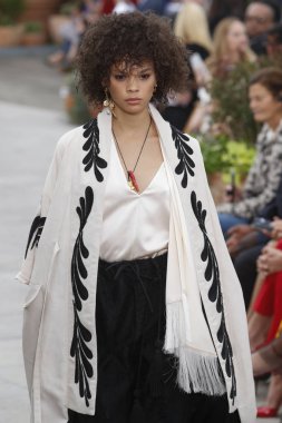 New York, Ny - 11 Eylül: Manken pist Oscar De La Renta için New York moda haftası sırasında yürür: gösterir, New York'ta 11 Eylül 2018 üzerinde bahar Studios Teras.