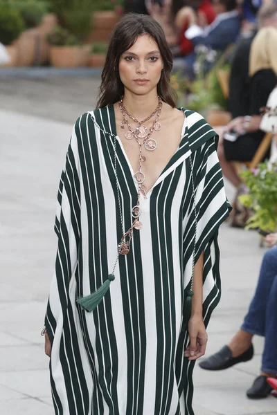 New York, Ny - 11 Eylül: Manken pist Oscar De La Renta için New York moda haftası sırasında yürür: gösterir, New York'ta 11 Eylül 2018 üzerinde bahar Studios Teras.