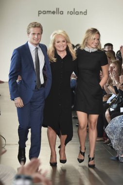 New York, Ny - Eylül 06: moda tasarımcısı Pamella Roland 6 Eylül 2018 tarihinde New York moda haftası sırasında New York'ta Pamella Roland ilkbahar/yaz 2019 için pist yürür.