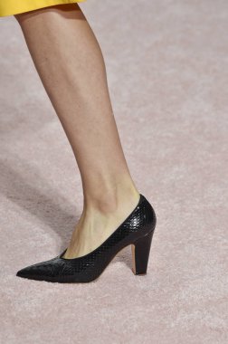 New York, Ny - 10 Eylül: Manken pist Carolina Herrera için New York moda haftası sırasında yürür: üzerinde gösterir 10 Eylül 2018 New York City.