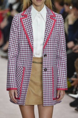 New York, Ny - 10 Eylül: Manken pist Carolina Herrera için New York moda haftası sırasında yürür: üzerinde gösterir 10 Eylül 2018 New York City.