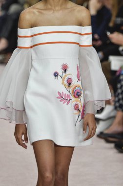 New York, Ny - 10 Eylül: Manken pist Carolina Herrera için New York moda haftası sırasında yürür: üzerinde gösterir 10 Eylül 2018 New York City.