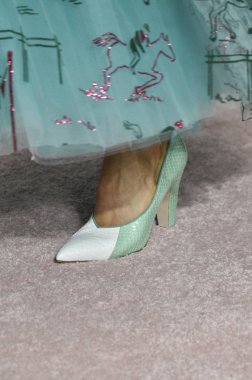 New York, Ny - 10 Eylül: Manken pist Carolina Herrera için New York moda haftası sırasında yürür: üzerinde gösterir 10 Eylül 2018 New York City.