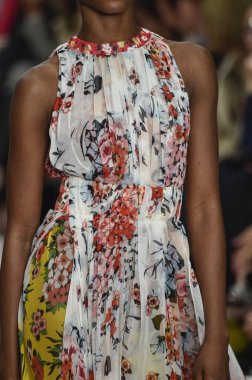 New York, Ny - 10 Eylül: Manken pist Carolina Herrera için New York moda haftası sırasında yürür: üzerinde gösterir 10 Eylül 2018 New York City.