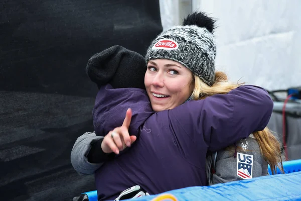 Killington Eua Novembro Mikaela Shiffrin Abraço Amigo Durante Audi Fis — Fotografia de Stock