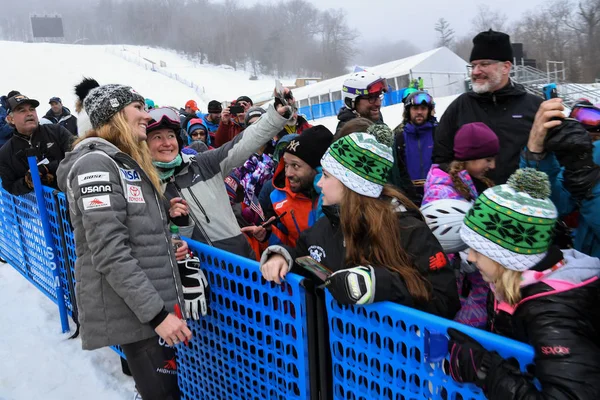 Killington Stany Zjednoczone Ameryki Listopada Mikaela Shiffrin Podpisywanie Pocztówki Dla — Zdjęcie stockowe