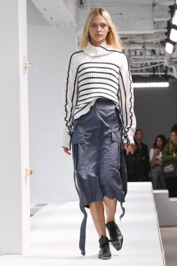 New York, Ny - Eylül 09: Manken New York'ta 9 Eylül 2018 tarihinde New York moda haftasında Sies Marjan bahar yaz 2019 koleksiyonu için pist yürür.