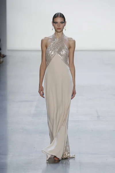 New York September Ein Model Läuft Bei Der Tadashi Shoji — Stockfoto