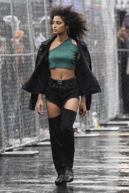 New York, Ny - Eylül 09: Manken Telfar ilkbahar/yaz 2019 sunu pist New York'ta 9 Eylül 2018 tarihinde New York moda haftasında yürür.