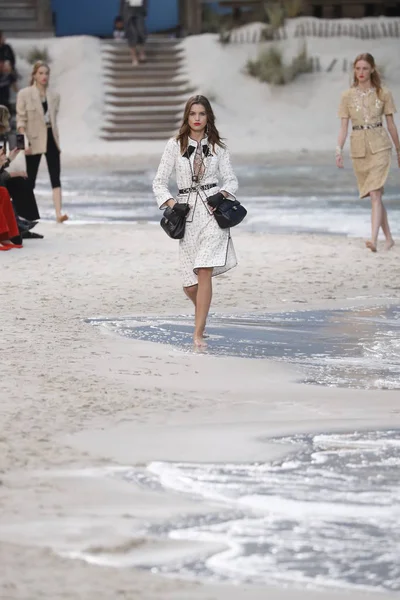 Paris France October Model Walks Runway Chanel Show Part Paris — Stock Photo, Image