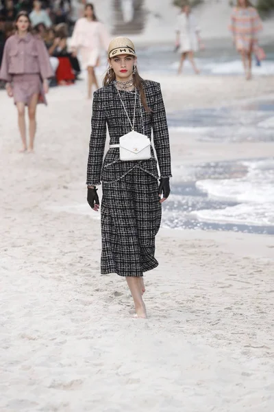 Paris Frankrike Oktober Modell Går Banan Chanel Show Som Del — Stockfoto