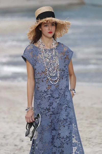 Paris France October Model Walks Runway Chanel Show Part Paris — Stock Photo, Image