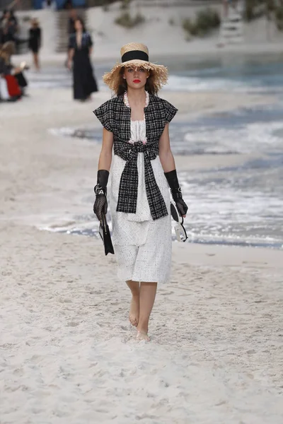 Paris Frankrike Oktober Modell Går Banan Chanel Show Som Del — Stockfoto