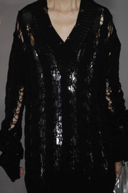 Paris, Fransa - 28 Eylül: Manken pist Balmain gösterisi sırasında Paris moda hafta kadın giyim ilkbahar/yaz 2019 kapsamında 28 Eylül 2018 Paris, Fransa'da yürür.